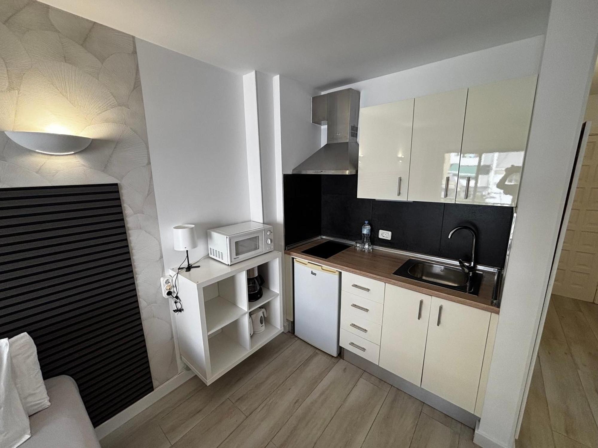 Cozy Studio In Los Cristianos Beach Free Wifi Arona  Eksteriør billede